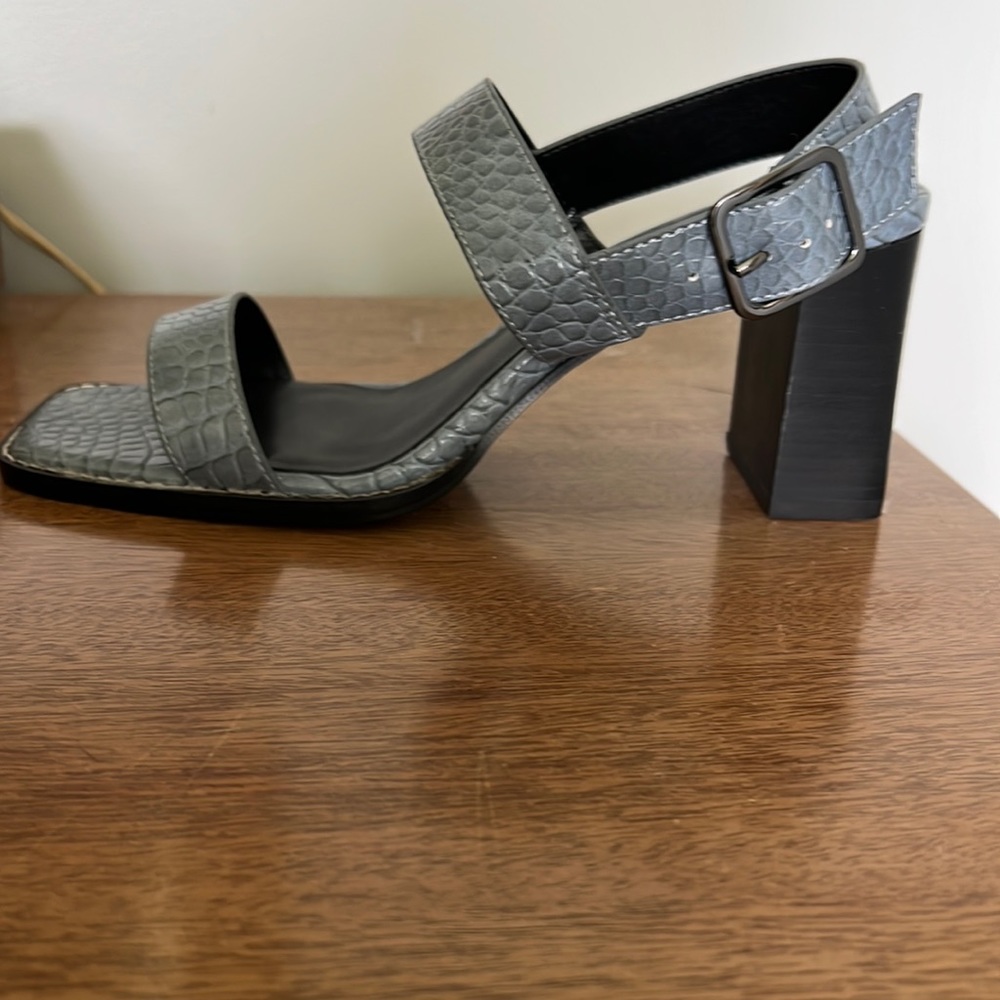 NWT Mango Gray Leather Heeled Sandals